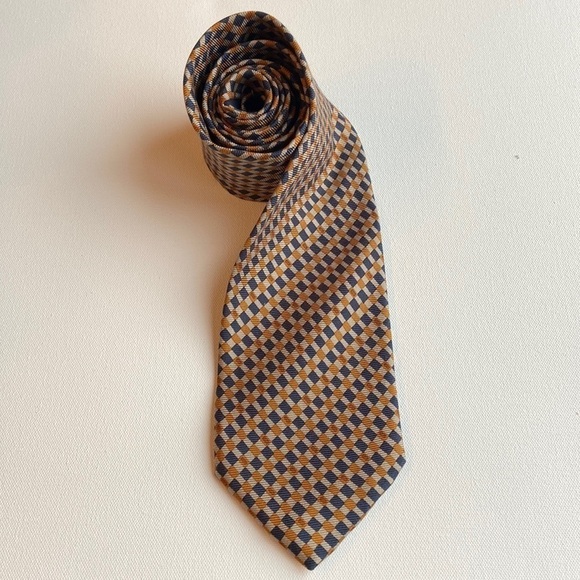 𝅺vintage Christian Dior Navy and Gold Silk Tie - Picture 1 of 6